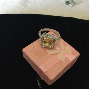 Sterling silver ring with beautiful yellow gem